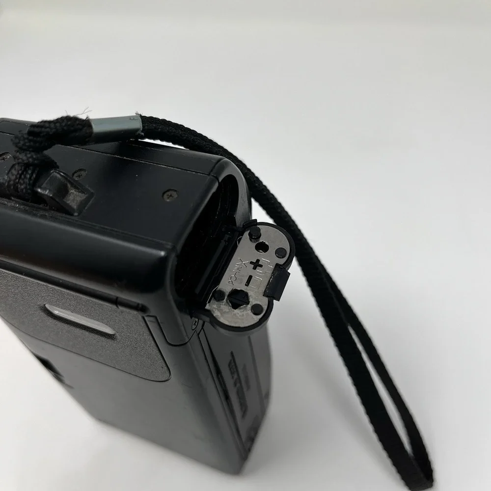Nikon Nice-Touch Zoom 35mm Film Camera - Powers On / Red Light - FOR PARTS